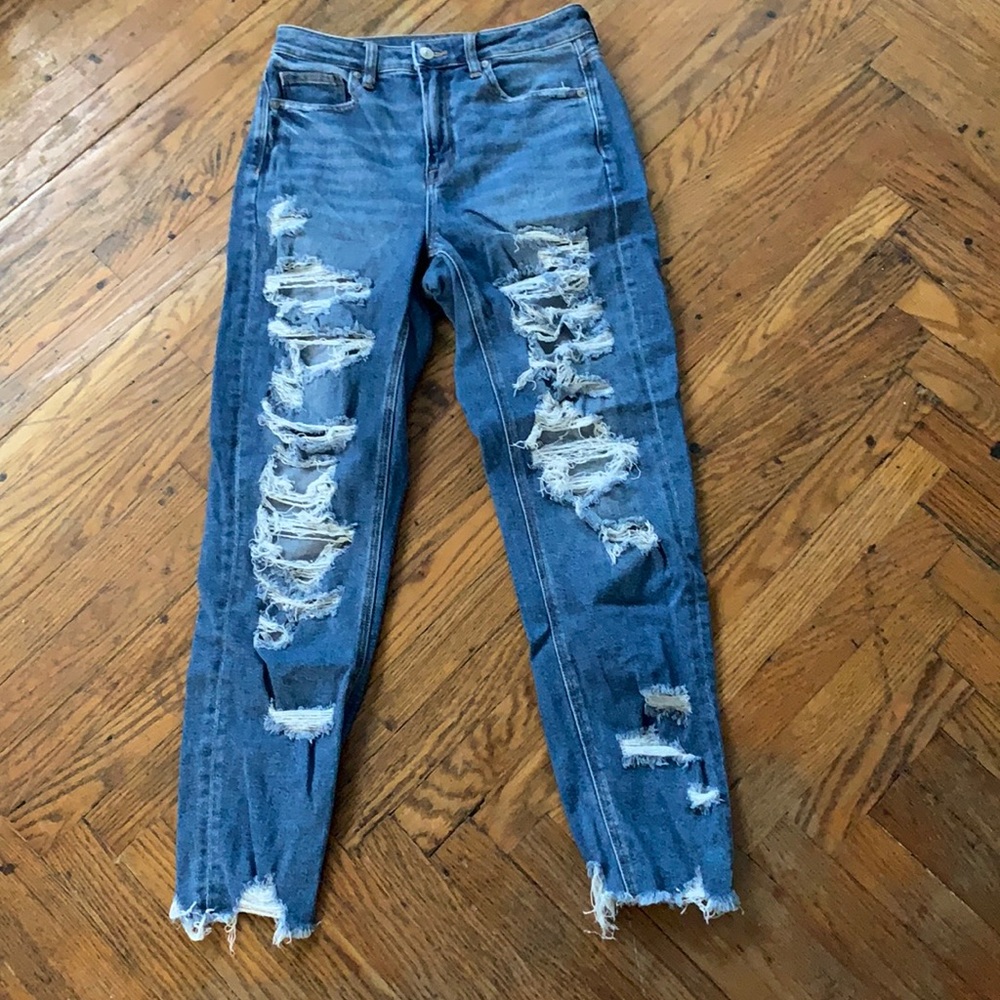 American Eagle Size 4 Stretch Mom Jean